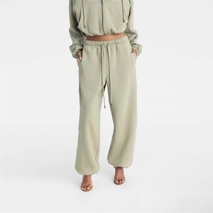 KBB by KAHLANA Women's High-Rise Straight Leg 'The Dwayne Sweats' - Olive